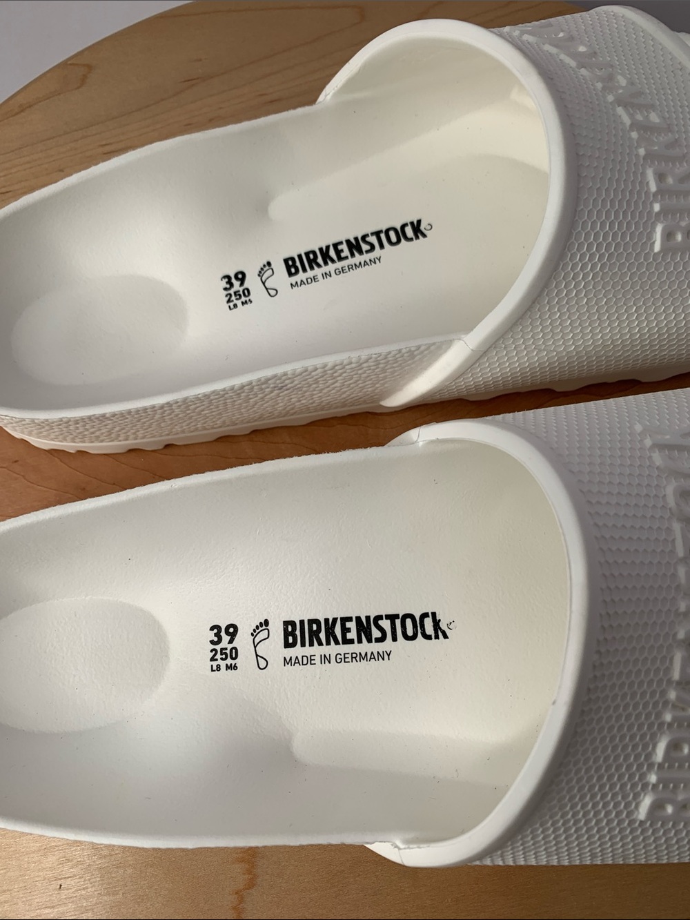 Birkenstock Women’s Size 8 Slip On Sandals White - Picture 2 of 9
